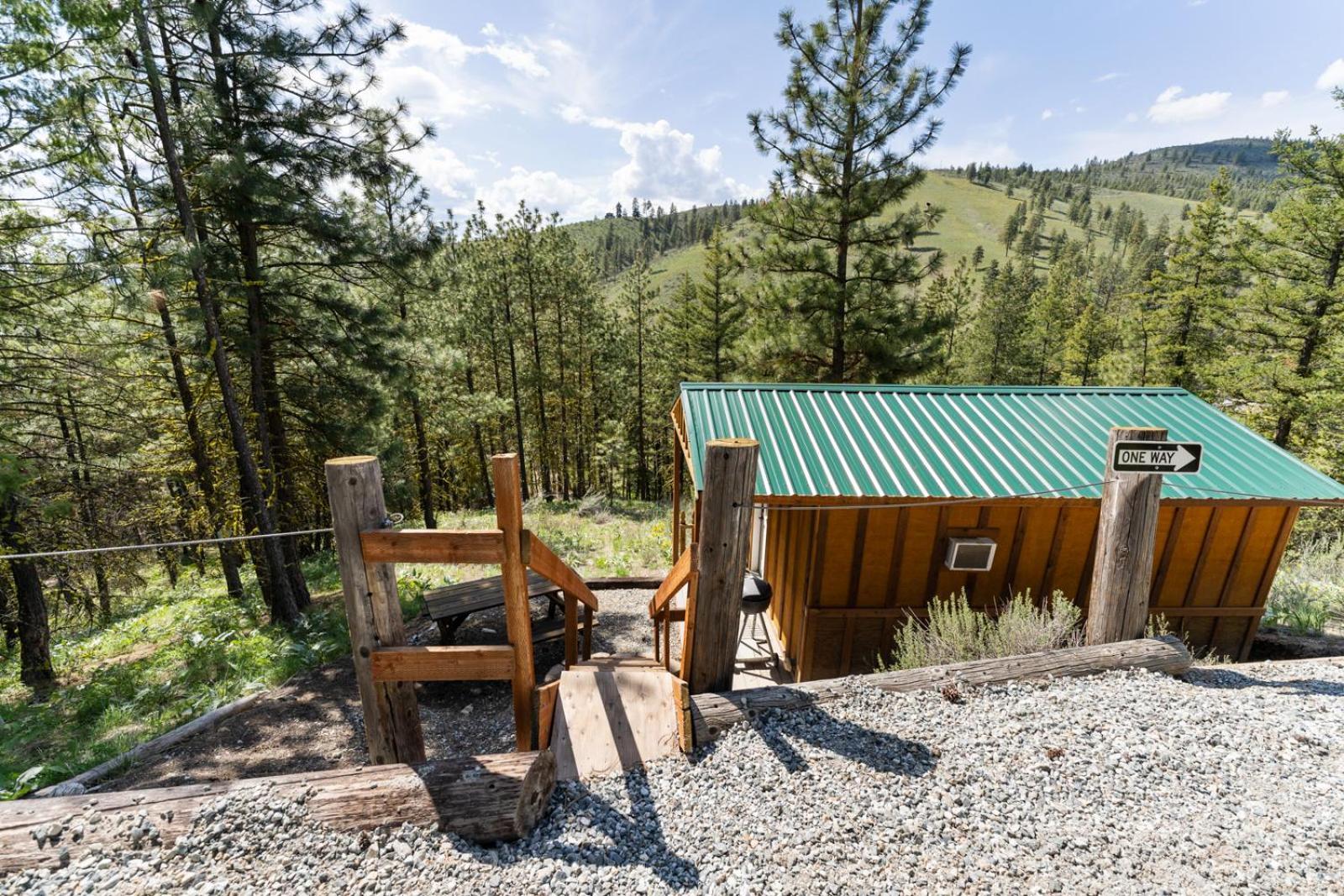 Echo Valley Resort + Cabins Manson Экстерьер фото