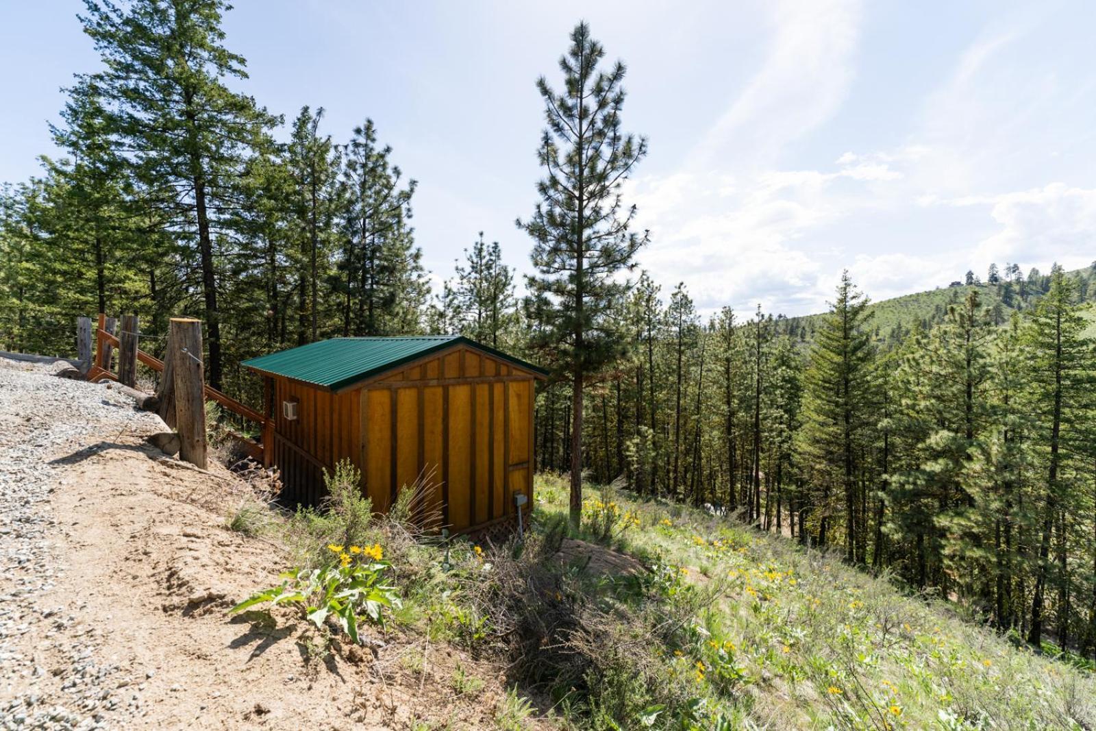 Echo Valley Resort + Cabins Manson Экстерьер фото